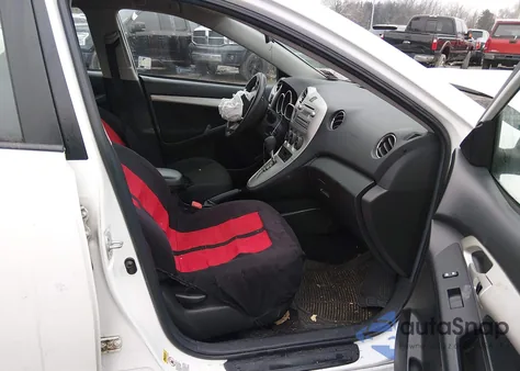 2011 Toyota Matrix z USA, uszkodzony, nr VIN 2T1KU4EE4BC689736